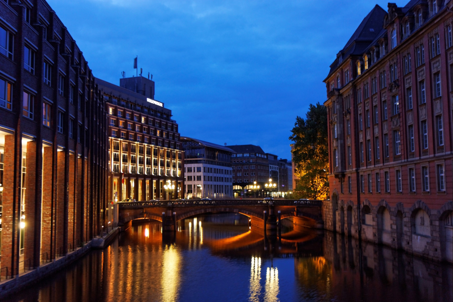 Alsterfleet by night, Hamburg