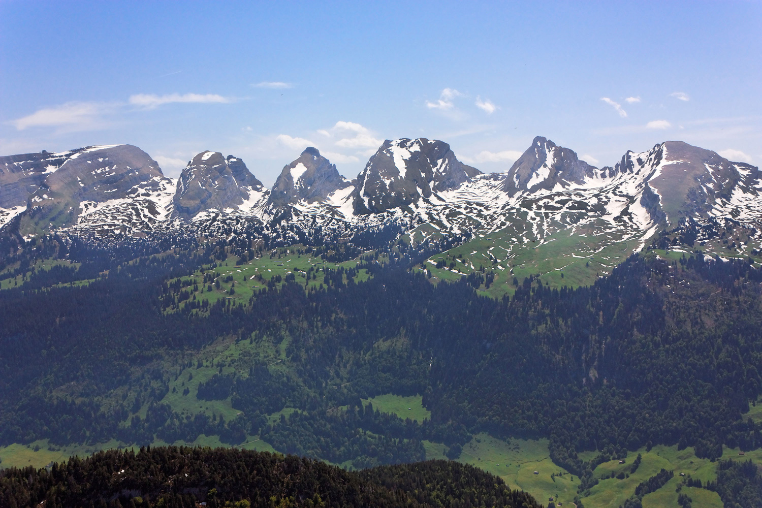 Ausblick vom Neuenalpspitz Richung Churfirsten