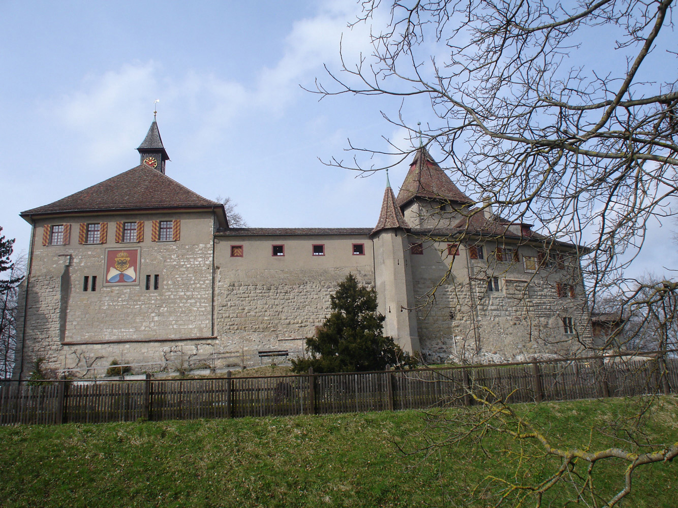 Schloss Kyburg, Vorderansicht
