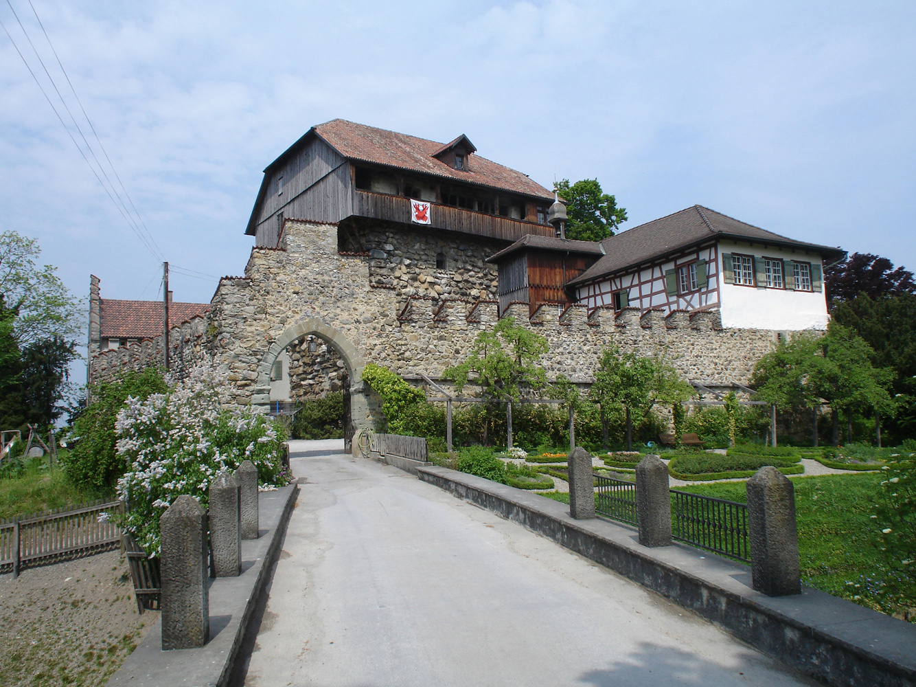 Schloss Mammertshofen, Eingang